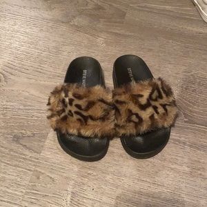 Steve Madden Kids Furry Slide size 13